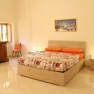 Apartament House Adrian, Neapol